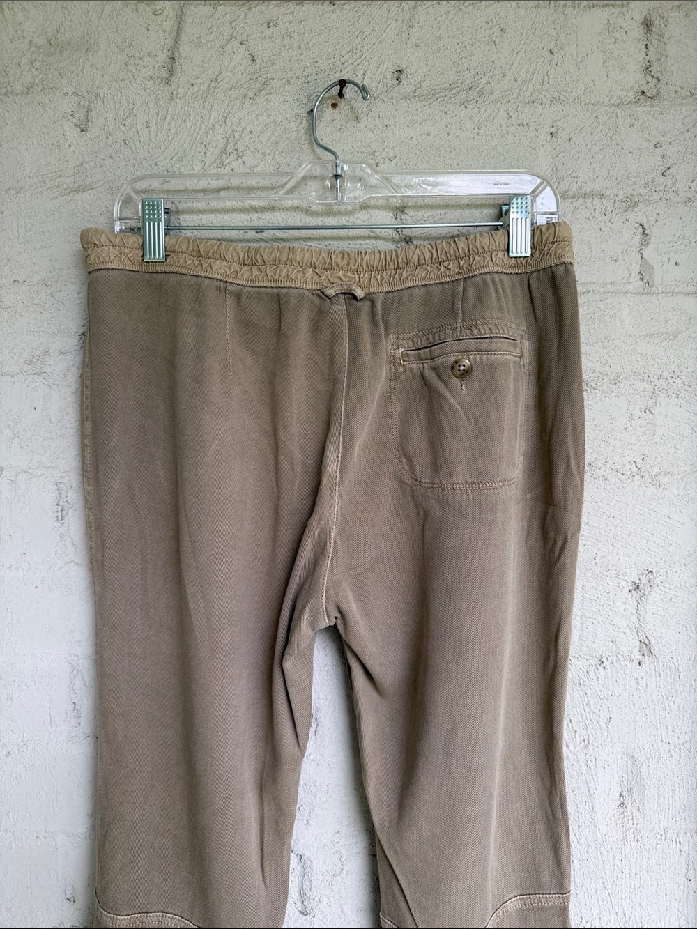 James Perse Soft Drape Utility Pant In  Driftwood Pigment Size 2  (US Medium) - Picture 6 of 14